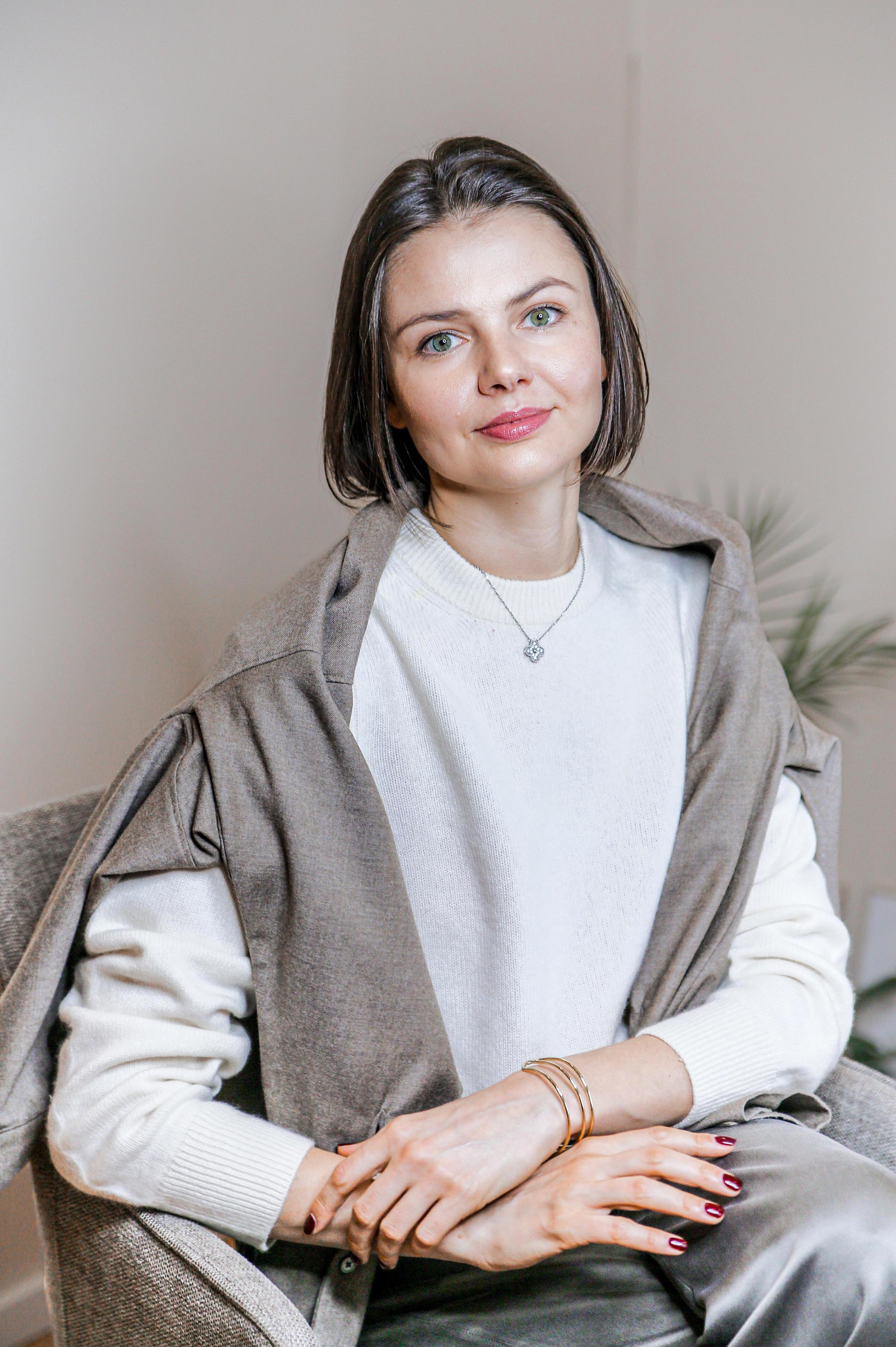 Yana Gusakova portrait